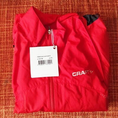 Craft AB Convert jacket red_woman_05.jpg